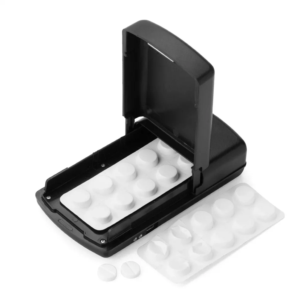 Smart pill dispenser